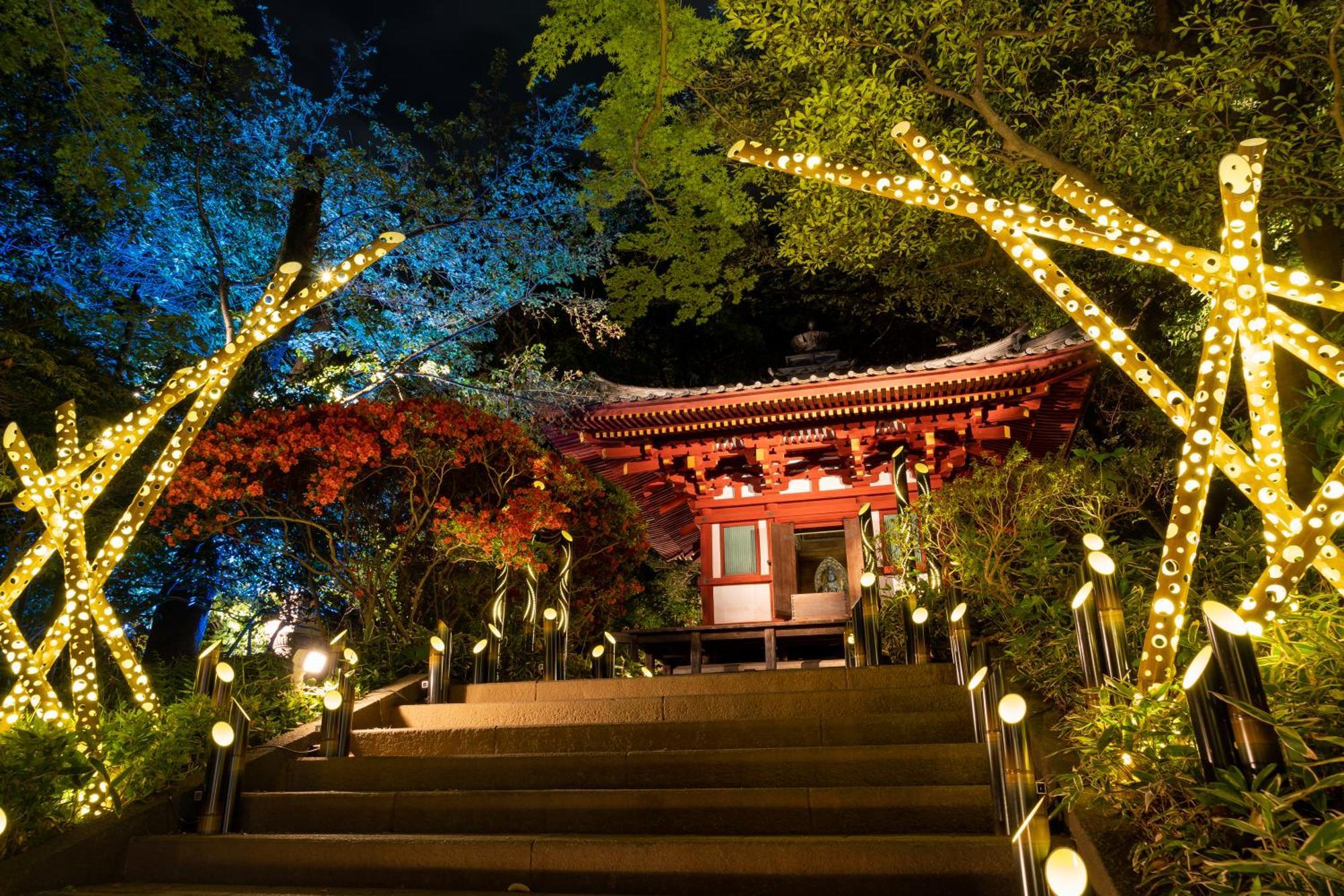 Grand Prince Hotel Takanawa Prefektura Tokio Exteriér fotografie The shrine at night